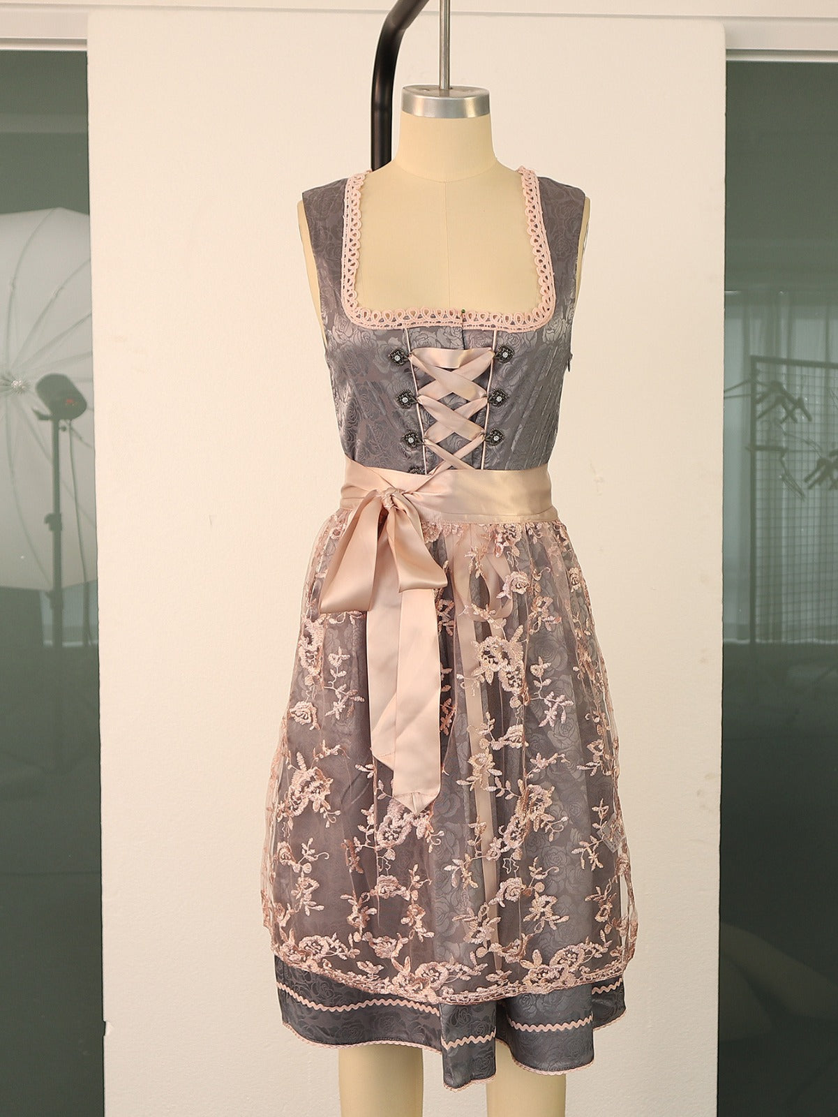 MeineDirndl™ – Klassisches Trachtenkleid mit Perfekter Passform